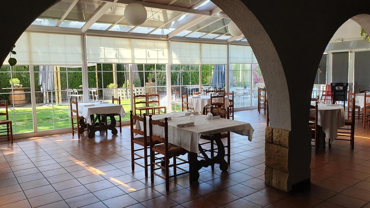 Hotel Restaurant El Bosc Banyeres del Penedes Exteriör bild